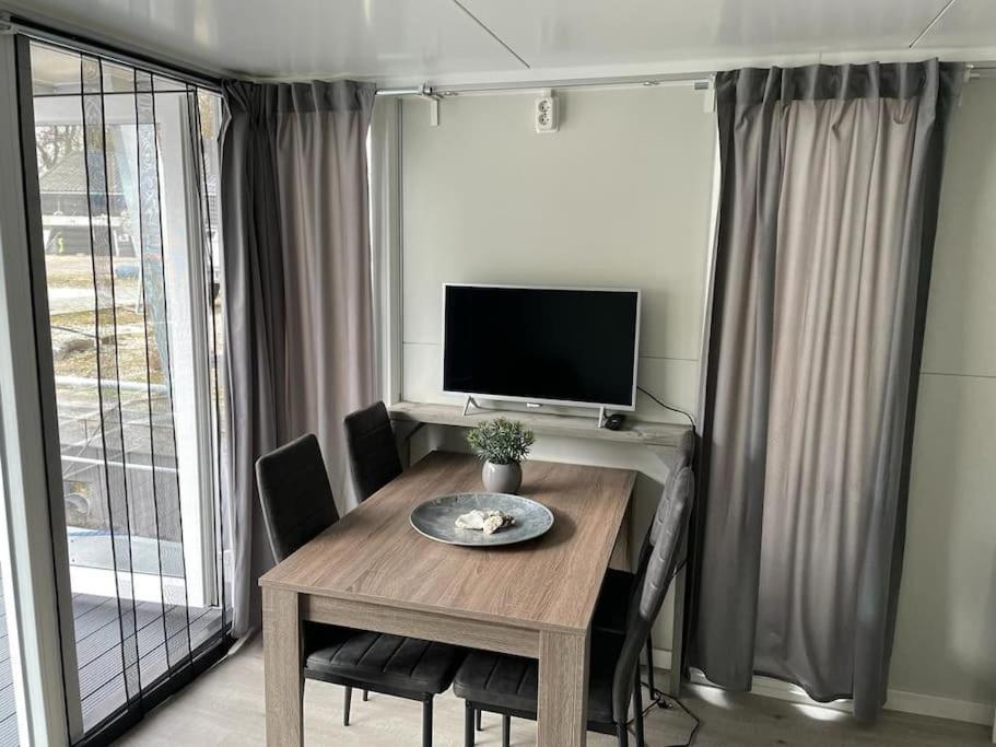 Houseboot Kingfisher, Lake View Biddinghuizen Buitenkant foto